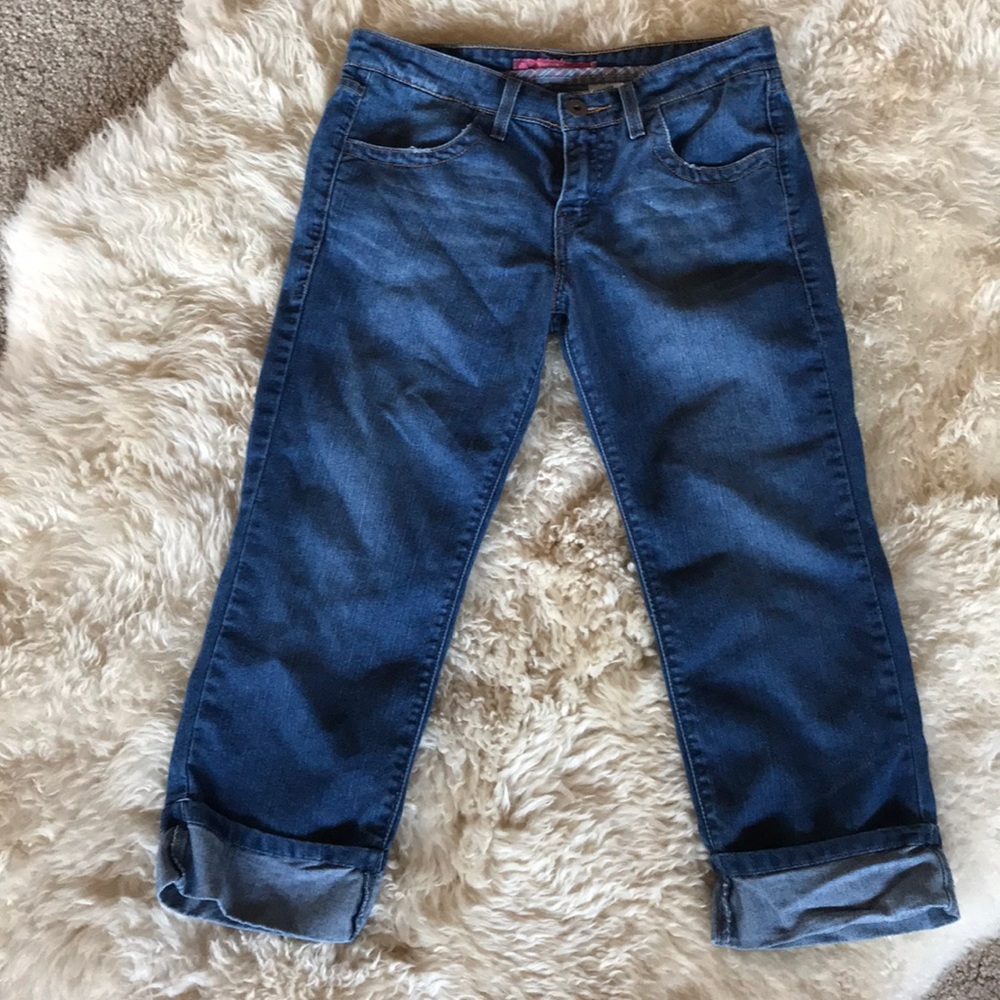Levi Crop ⭐️